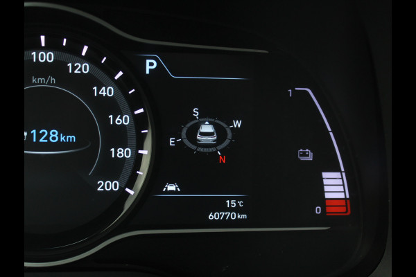 Hyundai Kona EV Premium 64 kWh CARPLAY | 3 FASE | CAMERA | DAB | LED | STOELVERW/VENT | LMV | ADAPCRUISE | LEER | HEAD-UP