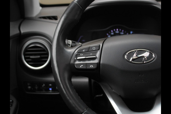 Hyundai Kona EV Premium 64 kWh CARPLAY | 3 FASE | CAMERA | DAB | LED | STOELVERW/VENT | LMV | ADAPCRUISE | LEER | HEAD-UP