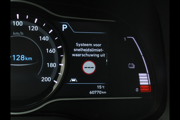 Hyundai Kona EV Premium 64 kWh CARPLAY | 3 FASE | CAMERA | DAB | LED | STOELVERW/VENT | LMV | ADAPCRUISE | LEER | HEAD-UP