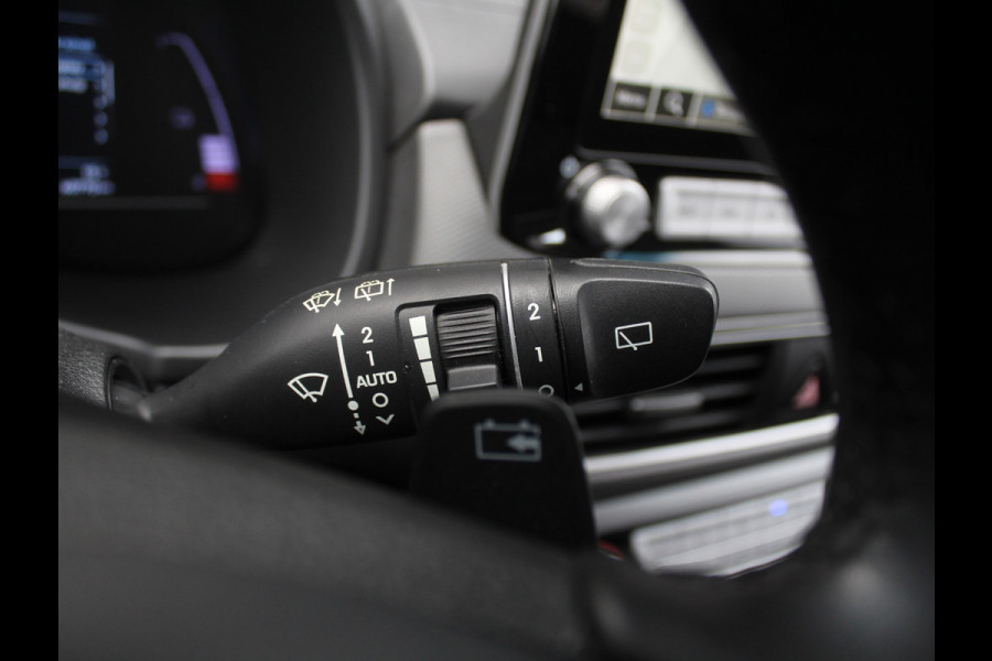Hyundai Kona EV Premium 64 kWh CARPLAY | 3 FASE | CAMERA | DAB | LED | STOELVERW/VENT | LMV | ADAPCRUISE | LEER | HEAD-UP