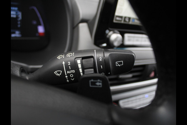 Hyundai Kona EV Premium 64 kWh CARPLAY | 3 FASE | CAMERA | DAB | LED | STOELVERW/VENT | LMV | ADAPCRUISE | LEER | HEAD-UP