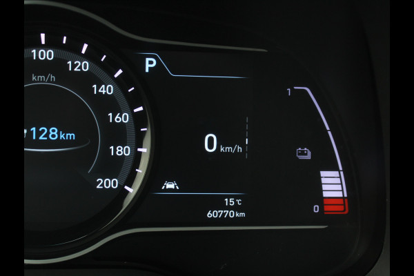Hyundai Kona EV Premium 64 kWh CARPLAY | 3 FASE | CAMERA | DAB | LED | STOELVERW/VENT | LMV | ADAPCRUISE | LEER | HEAD-UP