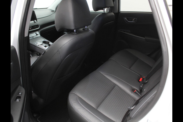 Hyundai Kona EV Premium 64 kWh CARPLAY | 3 FASE | CAMERA | DAB | LED | STOELVERW/VENT | LMV | ADAPCRUISE | LEER | HEAD-UP