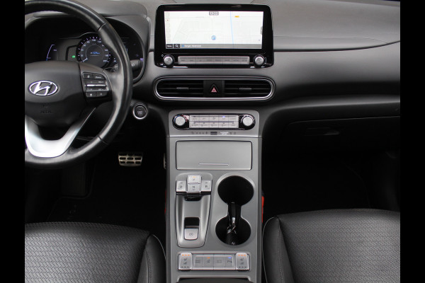 Hyundai Kona EV Premium 64 kWh CARPLAY | 3 FASE | CAMERA | DAB | LED | STOELVERW/VENT | LMV | ADAPCRUISE | LEER | HEAD-UP