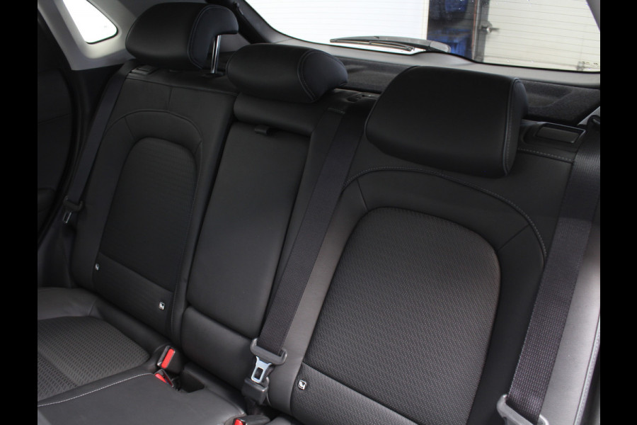 Hyundai Kona EV Premium 64 kWh CARPLAY | 3 FASE | CAMERA | DAB | LED | STOELVERW/VENT | LMV | ADAPCRUISE | LEER | HEAD-UP