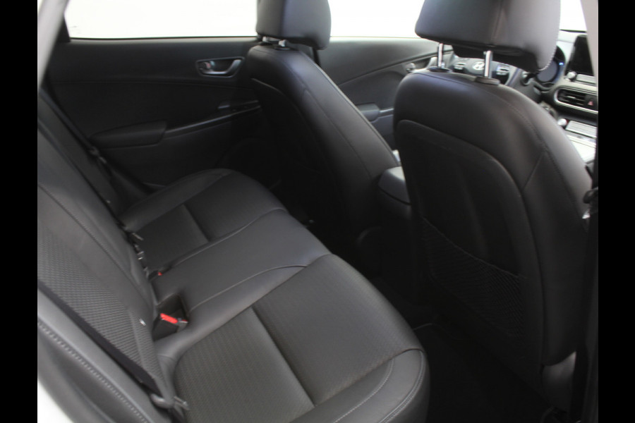 Hyundai Kona EV Premium 64 kWh CARPLAY | 3 FASE | CAMERA | DAB | LED | STOELVERW/VENT | LMV | ADAPCRUISE | LEER | HEAD-UP