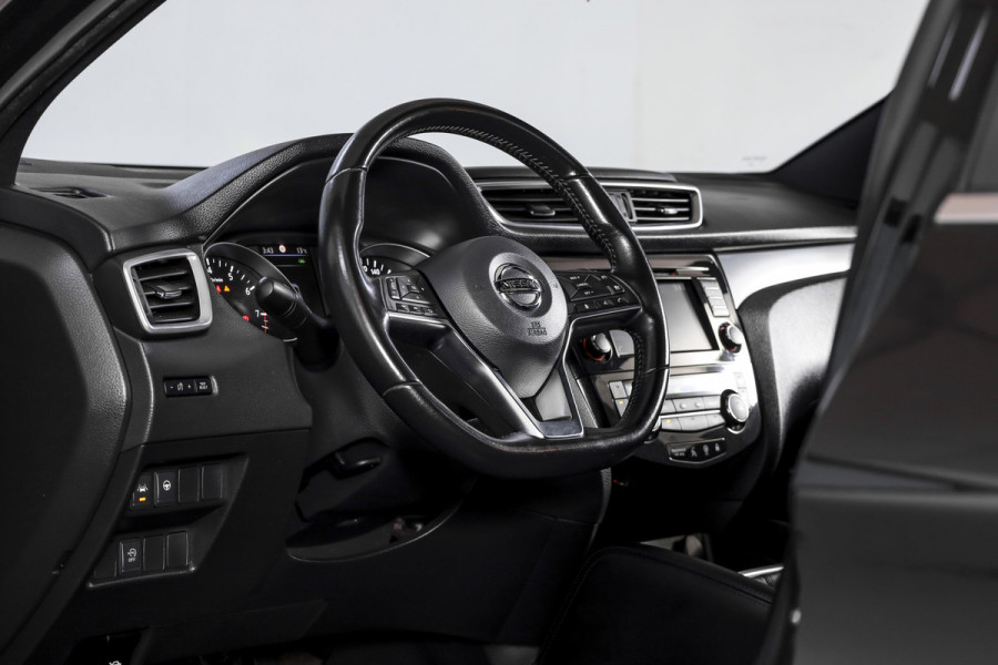 Nissan QASHQAI 1.3 DIG-T Tekna + 140 PK | Pano | Adapt. Cruise | Stoel-+Voorruitverw. | PDC | 360 Camera | NAV + App. Connect | ECC | Bose | LM 19" | Nissan QASHQAI 1.3 DIG-T Tekna + 140 PK | Pano | Adapt. Cruise | Stoel-+Voorruitverw. | PDC | 360 Camera | NAV + App. Connect | ECC | Bose | LM 19" |