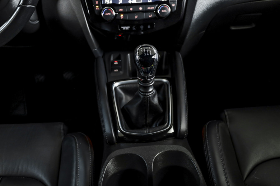 Nissan QASHQAI 1.3 DIG-T Tekna + 140 PK | Pano | Adapt. Cruise | Stoel-+Voorruitverw. | PDC | 360 Camera | NAV + App. Connect | ECC | Bose | LM 19" | Nissan QASHQAI 1.3 DIG-T Tekna + 140 PK | Pano | Adapt. Cruise | Stoel-+Voorruitverw. | PDC | 360 Camera | NAV + App. Connect | ECC | Bose | LM 19" |