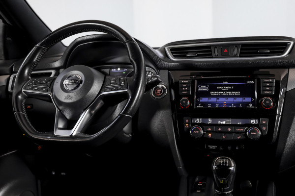 Nissan QASHQAI 1.3 DIG-T Tekna + 140 PK | Pano | Adapt. Cruise | Stoel-+Voorruitverw. | PDC | 360 Camera | NAV + App. Connect | ECC | Bose | LM 19" | Nissan QASHQAI 1.3 DIG-T Tekna + 140 PK | Pano | Adapt. Cruise | Stoel-+Voorruitverw. | PDC | 360 Camera | NAV + App. Connect | ECC | Bose | LM 19" |