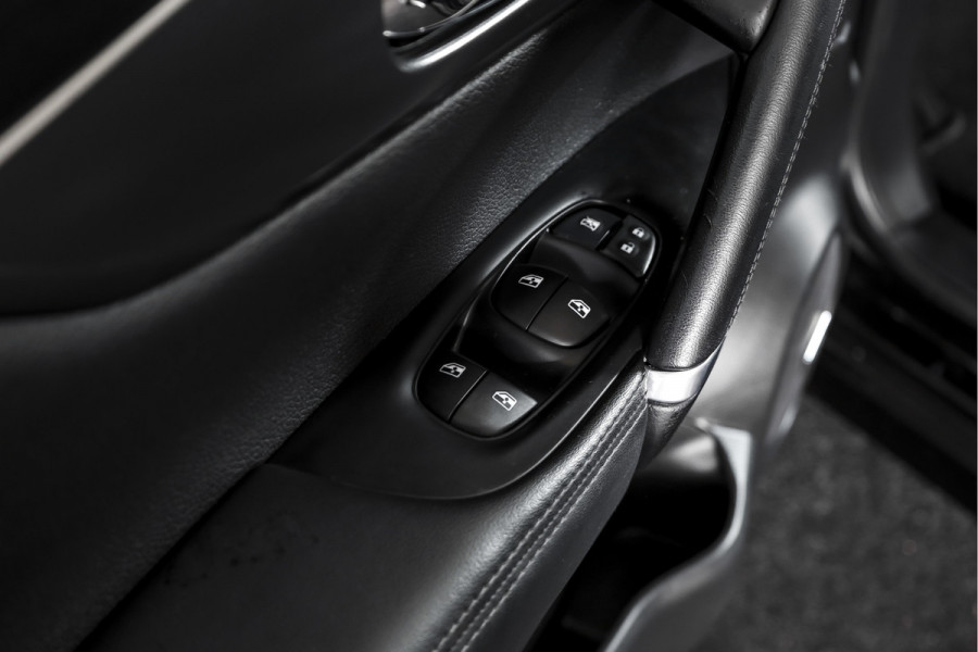 Nissan QASHQAI 1.3 DIG-T Tekna + 140 PK | Pano | Adapt. Cruise | Stoel-+Voorruitverw. | PDC | 360 Camera | NAV + App. Connect | ECC | Bose | LM 19" | Nissan QASHQAI 1.3 DIG-T Tekna + 140 PK | Pano | Adapt. Cruise | Stoel-+Voorruitverw. | PDC | 360 Camera | NAV + App. Connect | ECC | Bose | LM 19" |