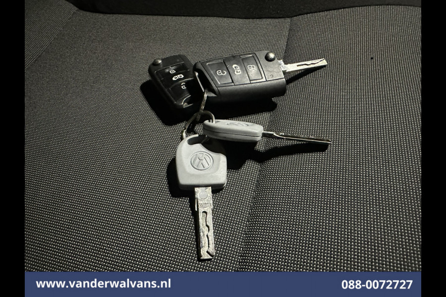Volkswagen Transporter 2.0 TDI L1H1 Euro6 Airco | Camera | Cruisecontrol | Trekhaak | Sidebars Parkeersensoren