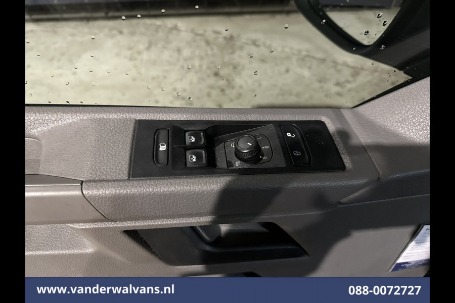Volkswagen Transporter 2.0 TDI L1H1 Euro6 Airco | Camera | Cruisecontrol | Trekhaak | Sidebars Parkeersensoren