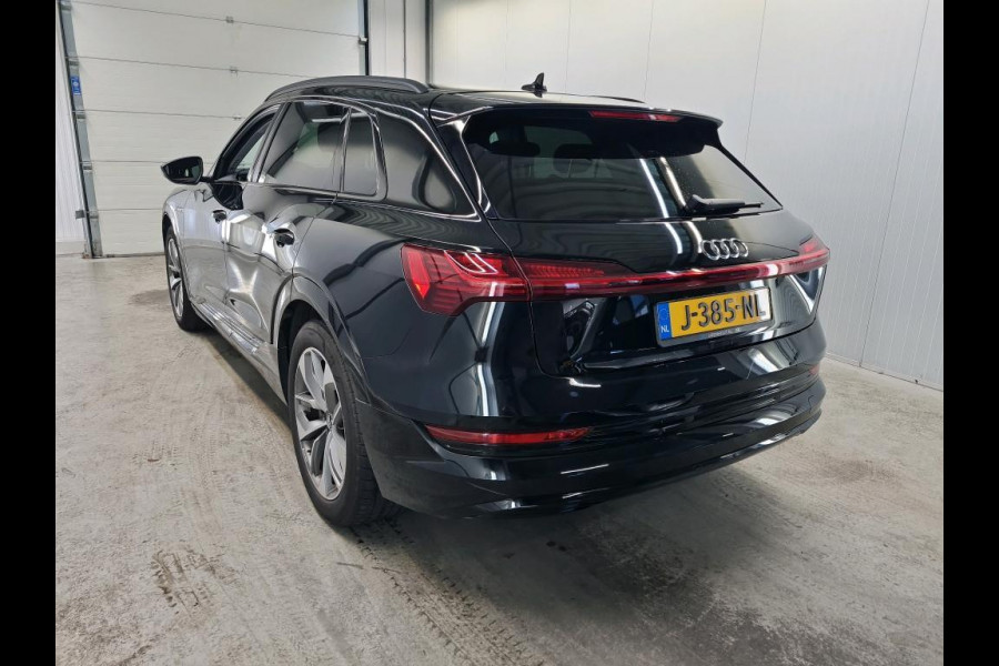 Audi e-tron 50 quattro Business edition 71 kWh Navigatie Apple Carplay/Android Auto Camera Parkeersensoren Adaptive Cruise Control Full LED  Lichtmetalen velgen Climate Control