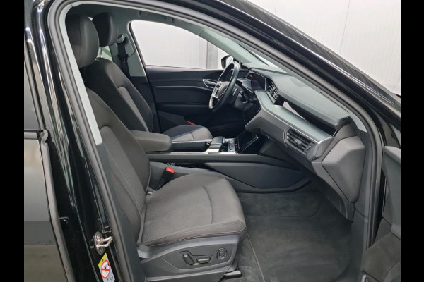 Audi e-tron 50 quattro Business edition 71 kWh Navigatie Apple Carplay/Android Auto Camera Parkeersensoren Adaptive Cruise Control Full LED  Lichtmetalen velgen Climate Control