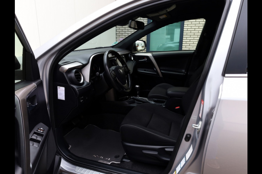 Toyota RAV4 2.5 Hybrid AWD Black Editon | El. Achterklep | LED | Trekhaak Toyota RAV4 2.5 Hybrid AWD Black Editon | El. Achterklep | LED | Trekhaak