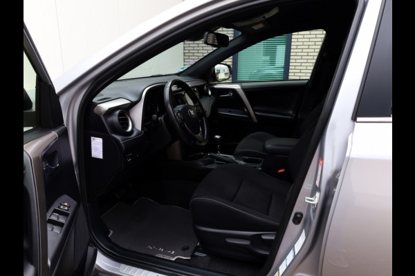 Toyota RAV4 2.5 Hybrid AWD Black Editon | El. Achterklep | LED | Trekhaak Toyota RAV4 2.5 Hybrid AWD Black Editon | El. Achterklep | LED | Trekhaak