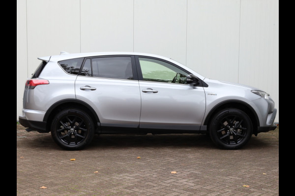 Toyota RAV4 2.5 Hybrid AWD Black Editon | El. Achterklep | LED | Trekhaak Toyota RAV4 2.5 Hybrid AWD Black Editon | El. Achterklep | LED | Trekhaak