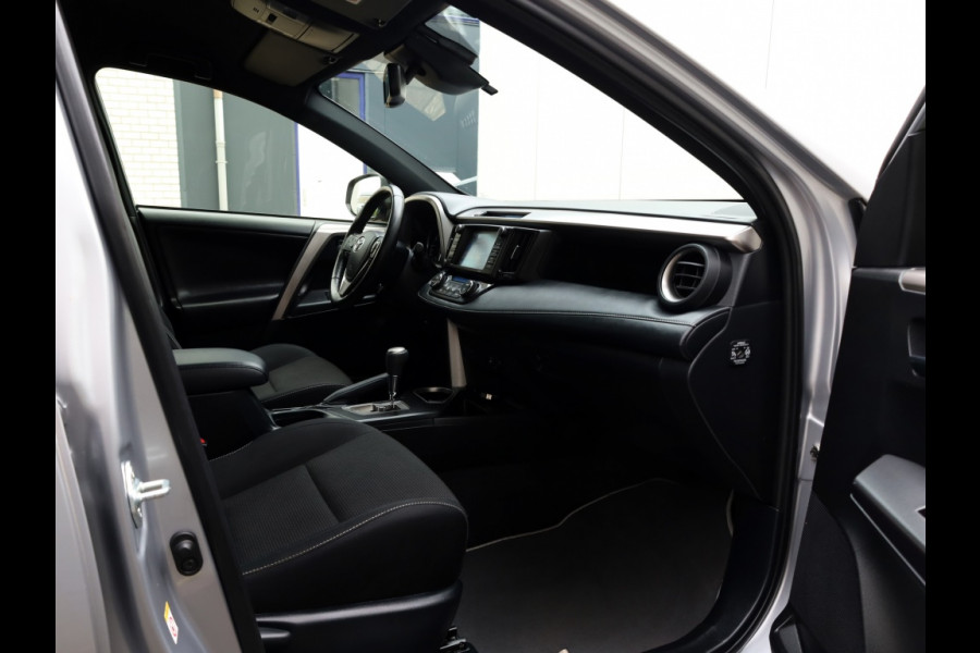 Toyota RAV4 2.5 Hybrid AWD Black Editon | El. Achterklep | LED | Trekhaak Toyota RAV4 2.5 Hybrid AWD Black Editon | El. Achterklep | LED | Trekhaak