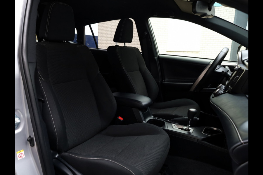 Toyota RAV4 2.5 Hybrid AWD Black Editon | El. Achterklep | LED | Trekhaak Toyota RAV4 2.5 Hybrid AWD Black Editon | El. Achterklep | LED | Trekhaak