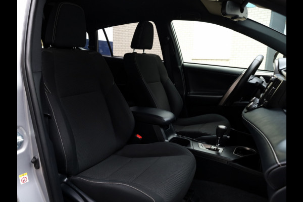 Toyota RAV4 2.5 Hybrid AWD Black Editon | El. Achterklep | LED | Trekhaak Toyota RAV4 2.5 Hybrid AWD Black Editon | El. Achterklep | LED | Trekhaak