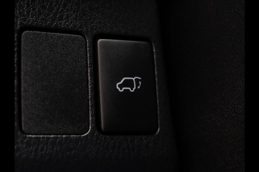 Toyota RAV4 2.5 Hybrid AWD Black Editon | El. Achterklep | LED | Trekhaak Toyota RAV4 2.5 Hybrid AWD Black Editon | El. Achterklep | LED | Trekhaak