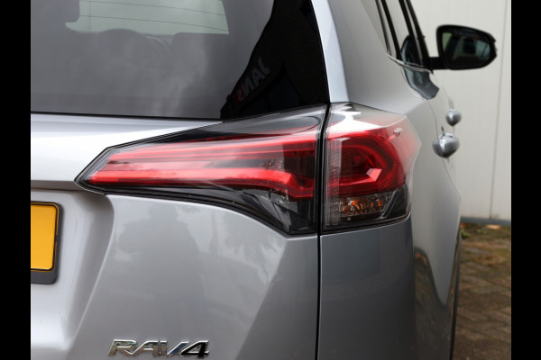Toyota RAV4 2.5 Hybrid AWD Black Editon | El. Achterklep | LED | Trekhaak Toyota RAV4 2.5 Hybrid AWD Black Editon | El. Achterklep | LED | Trekhaak