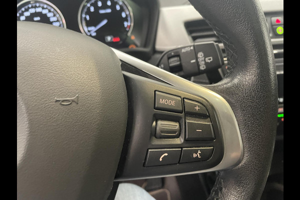 BMW X2 xDrive25e High Executive Sportline Panoramadak Groot Navi carplay/android Sportstoelen stoelverwarming parkeersensoren Voor+Achter Donkere hemel