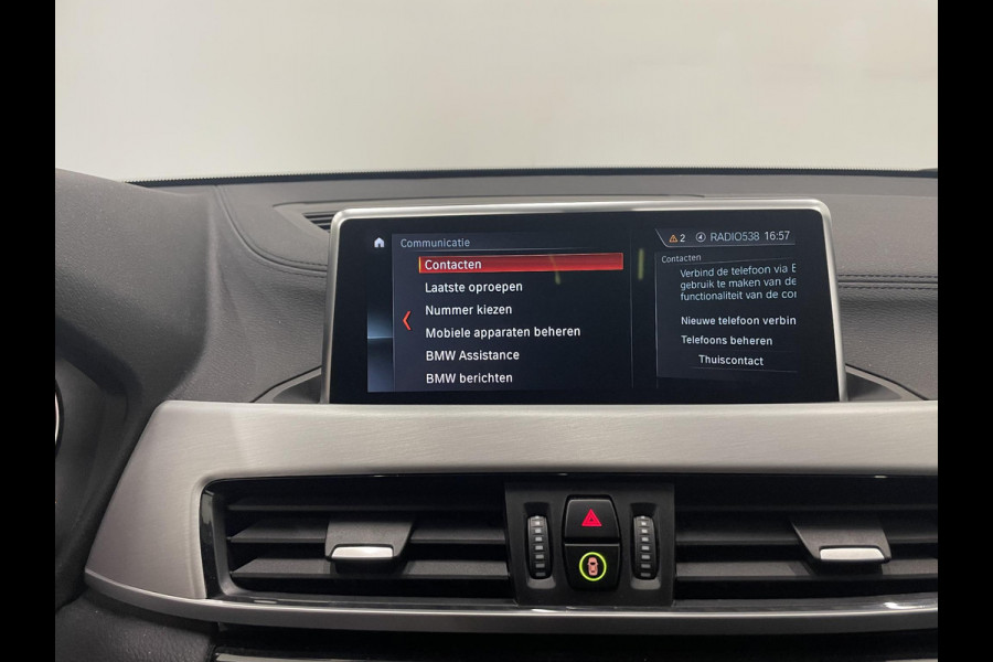 BMW X2 xDrive25e High Executive Sportline Panoramadak Groot Navi carplay/android Sportstoelen stoelverwarming parkeersensoren Voor+Achter Donkere hemel
