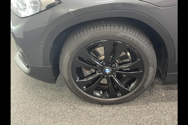 BMW X2 xDrive25e High Executive Sportline Panoramadak Groot Navi carplay/android Sportstoelen stoelverwarming parkeersensoren Voor+Achter Donkere hemel