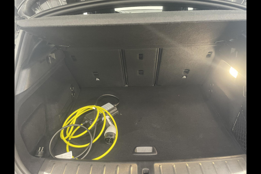 BMW X2 xDrive25e High Executive Sportline Panoramadak Groot Navi carplay/android Sportstoelen stoelverwarming parkeersensoren Voor+Achter Donkere hemel