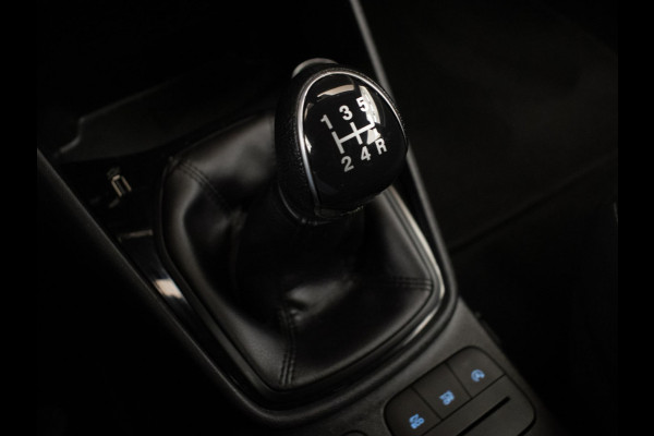 Ford Fiesta 1.1 Sport (APPLE CARPLAY,NAVI,CRUISE,LED,BLACK&WHITE EDITION,ELEKTRISCH PAKKET,SPORTSTOELEN,NETTE STAAT) Ford Fiesta 1.1 Sport (APPLE CARPLAY,NAVI,CRUISE,LED,BLACK&WHITE EDITION,ELEKTRISCH PAKKET,SPORTSTOELEN,NETTE STAAT)