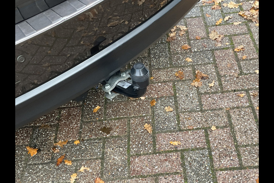 Mazda CX-5 2.0 SkyActiv-G 165 Luxury Trekhaak HUD Leer Stoel/Stuurverw Led Nav/Cruise 79702KM! Mazda CX-5 2.0 SkyActiv-G 165 Luxury Trekhaak HUD Leer Stoel/Stuurverw Led Nav/Cruise 79702KM!