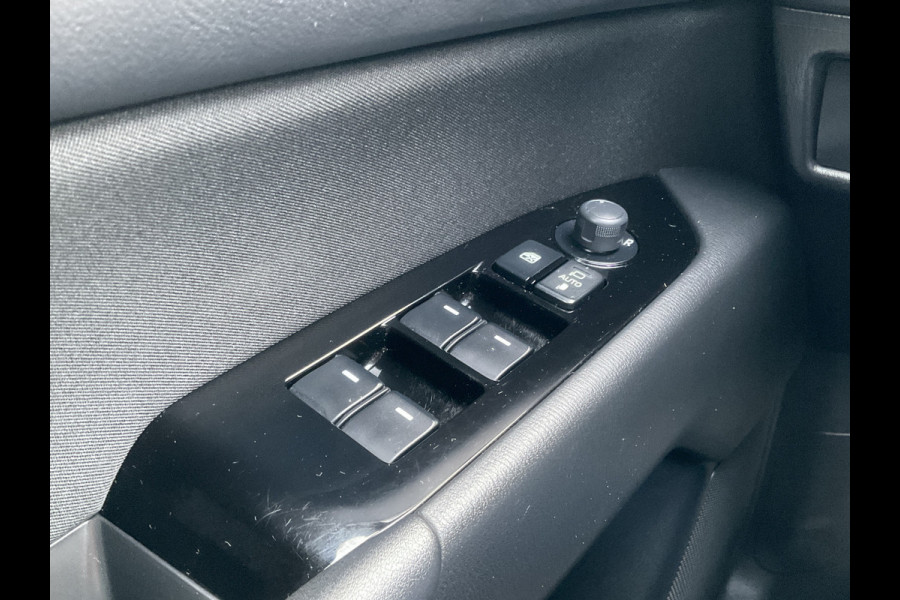 Mazda CX-5 2.0 SkyActiv-G 165 Luxury Trekhaak HUD Leer Stoel/Stuurverw Led Nav/Cruise 79702KM! Mazda CX-5 2.0 SkyActiv-G 165 Luxury Trekhaak HUD Leer Stoel/Stuurverw Led Nav/Cruise 79702KM!