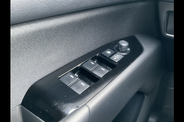 Mazda CX-5 2.0 SkyActiv-G 165 Luxury Trekhaak HUD Leer Stoel/Stuurverw Led Nav/Cruise 79702KM! Mazda CX-5 2.0 SkyActiv-G 165 Luxury Trekhaak HUD Leer Stoel/Stuurverw Led Nav/Cruise 79702KM!