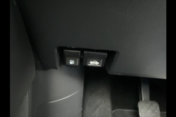 Mazda CX-5 2.0 SkyActiv-G 165 Luxury Trekhaak HUD Leer Stoel/Stuurverw Led Nav/Cruise 79702KM! Mazda CX-5 2.0 SkyActiv-G 165 Luxury Trekhaak HUD Leer Stoel/Stuurverw Led Nav/Cruise 79702KM!