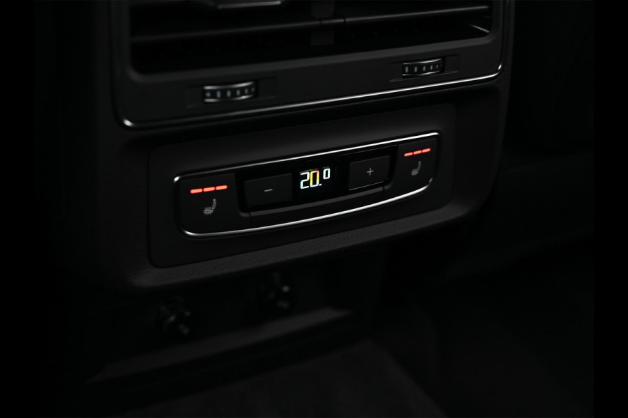 Audi Q7 60 TFSI e QUATTRO PRO LINE S COMPETITION | S-SEATS | B&O SOUND | KEYLESS | VIRTUAL COCKPIT | HEAD-UP | ALCANTARA | STOELMASSAGE Audi Q7 60 TFSI e QUATTRO PRO LINE S COMPETITION | S-SEATS | B&O SOUND | KEYLESS | VIRTUAL COCKPIT | HEAD-UP | ALCANTARA | STOELMASSAGE