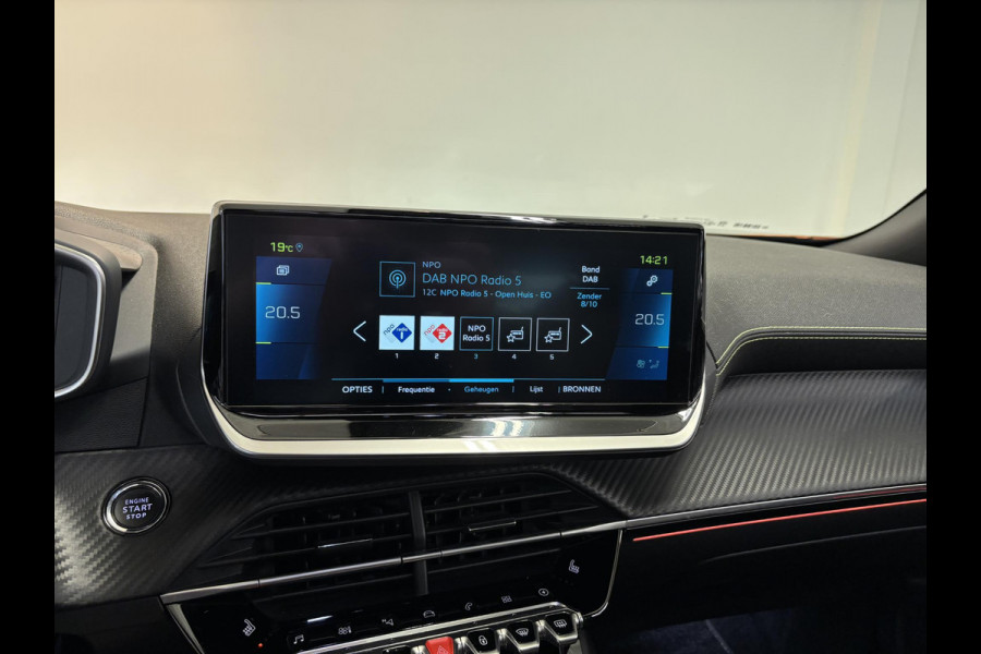 Peugeot e-2008 EV GT 50 kWh Panoramadak | Stoelverwarming | Navigatie | Android auto / Apple carplay