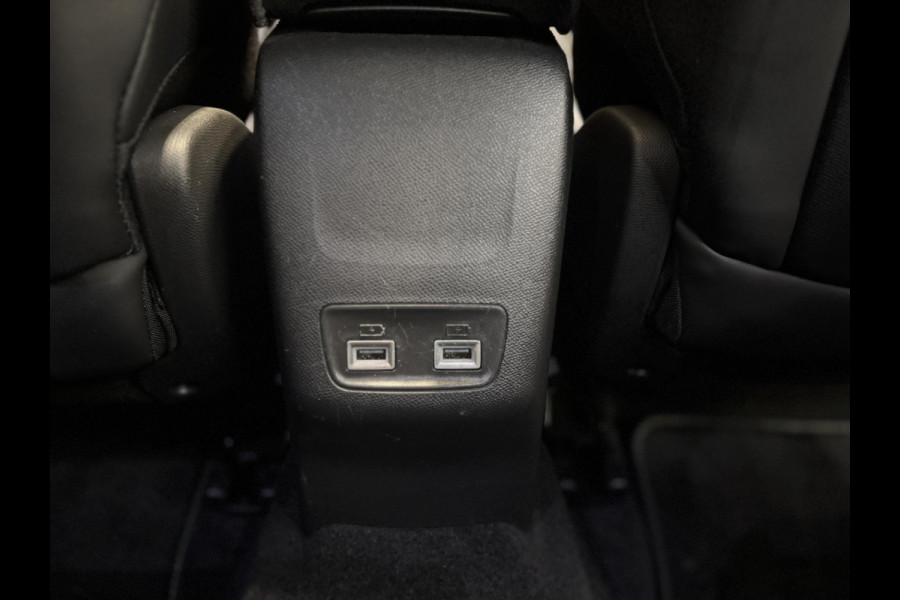 Peugeot e-2008 EV GT 50 kWh Panoramadak | Stoelverwarming | Navigatie | Android auto / Apple carplay