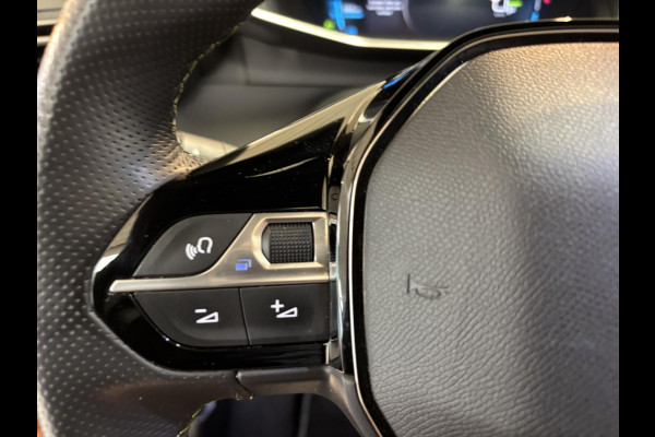 Peugeot e-2008 EV GT 50 kWh Panoramadak | Stoelverwarming | Navigatie | Android auto / Apple carplay