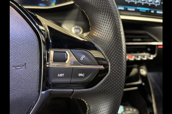 Peugeot e-2008 EV GT 50 kWh Panoramadak | Stoelverwarming | Navigatie | Android auto / Apple carplay