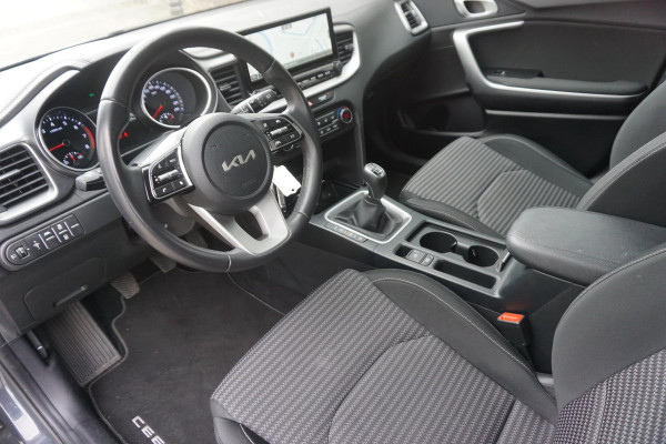 Kia Ceed 1.0 T-GDi 120PK DynamicLine/Geen Importauto/ All-Seasonbanden. Kia Ceed 1.0 T-GDi 120PK DynamicLine/Geen Importauto/ All-Seasonbanden.