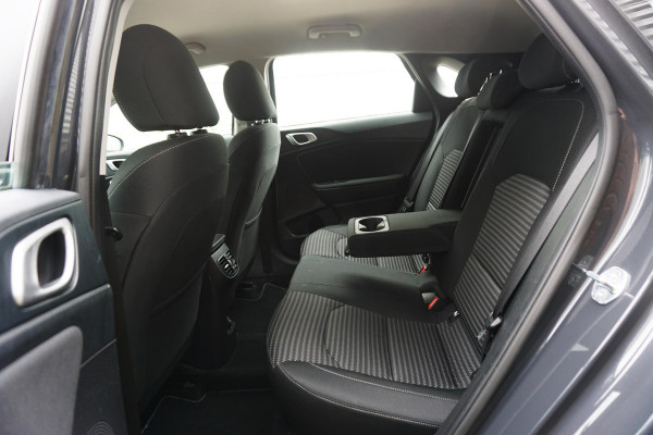 Kia Ceed 1.0 T-GDi 120PK DynamicLine/Geen Importauto/ All-Seasonbanden. Kia Ceed 1.0 T-GDi 120PK DynamicLine/Geen Importauto/ All-Seasonbanden.