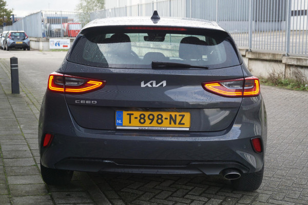 Kia Ceed 1.0 T-GDi 120PK DynamicLine/Geen Importauto/ All-Seasonbanden. Kia Ceed 1.0 T-GDi 120PK DynamicLine/Geen Importauto/ All-Seasonbanden.