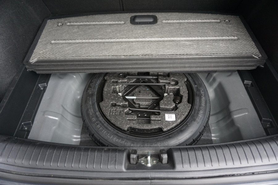 Kia Ceed 1.0 T-GDi 120PK DynamicLine/Geen Importauto/ All-Seasonbanden. Kia Ceed 1.0 T-GDi 120PK DynamicLine/Geen Importauto/ All-Seasonbanden.