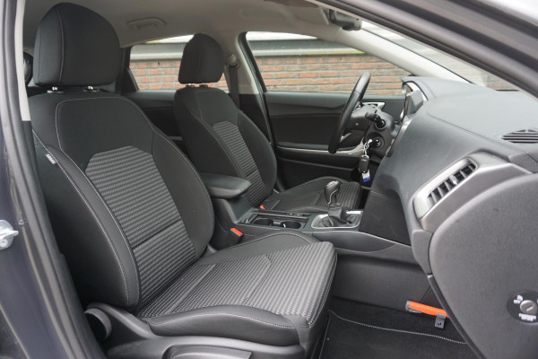 Kia Ceed 1.0 T-GDi 120PK DynamicLine/Geen Importauto/ All-Seasonbanden. Kia Ceed 1.0 T-GDi 120PK DynamicLine/Geen Importauto/ All-Seasonbanden.