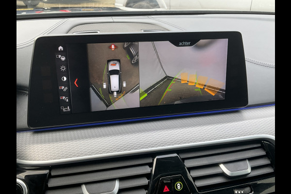 BMW 5 Serie 530D M-sport 6-Cilinder Pano Trekhaak HUD 360cam Standkachel Sfeerverl NL-Auto VOL! BMW 5 Serie 530D M-sport 6-Cilinder Pano Trekhaak HUD 360cam Standkachel Sfeerverl NL-Auto VOL!