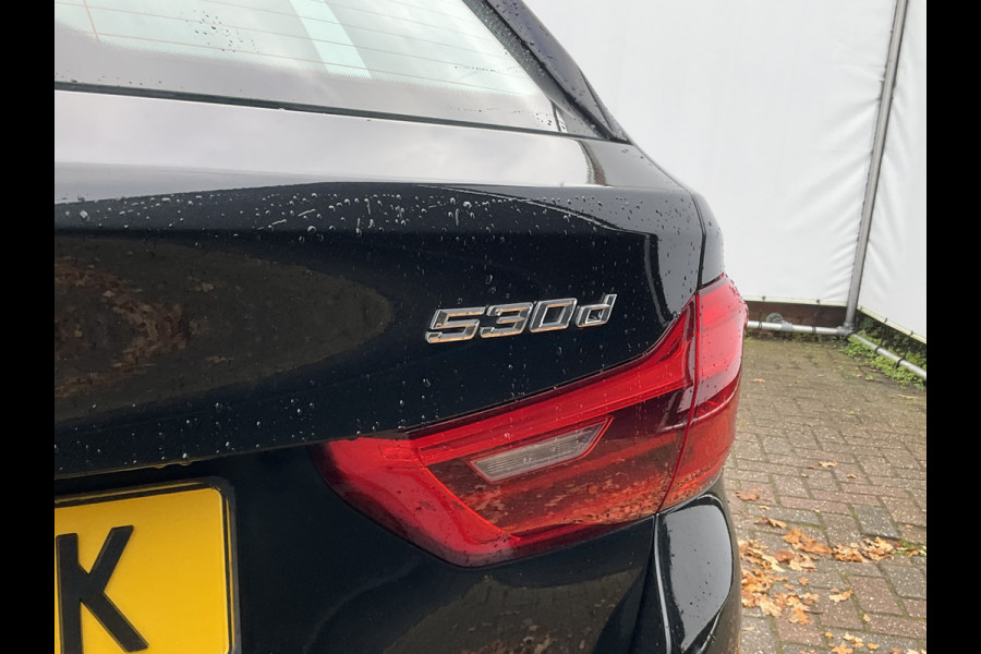 BMW 5 Serie 530D M-sport 6-Cilinder Pano Trekhaak HUD 360cam Standkachel Sfeerverl NL-Auto VOL! BMW 5 Serie 530D M-sport 6-Cilinder Pano Trekhaak HUD 360cam Standkachel Sfeerverl NL-Auto VOL!