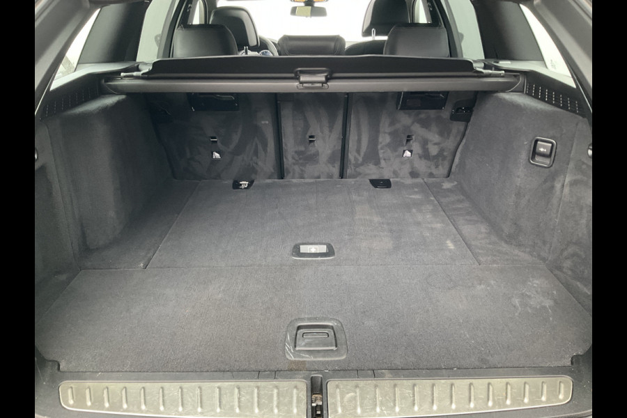 BMW 5 Serie 530D M-sport 6-Cilinder Pano Trekhaak HUD 360cam Standkachel Sfeerverl NL-Auto VOL! BMW 5 Serie 530D M-sport 6-Cilinder Pano Trekhaak HUD 360cam Standkachel Sfeerverl NL-Auto VOL!