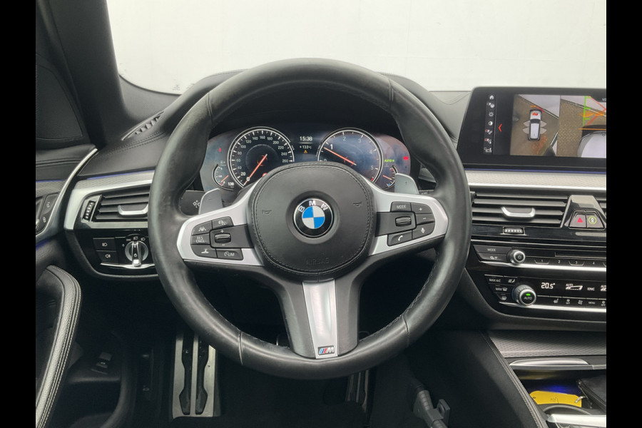 BMW 5 Serie 530D M-sport 6-Cilinder Pano Trekhaak HUD 360cam Standkachel Sfeerverl NL-Auto VOL! BMW 5 Serie 530D M-sport 6-Cilinder Pano Trekhaak HUD 360cam Standkachel Sfeerverl NL-Auto VOL!