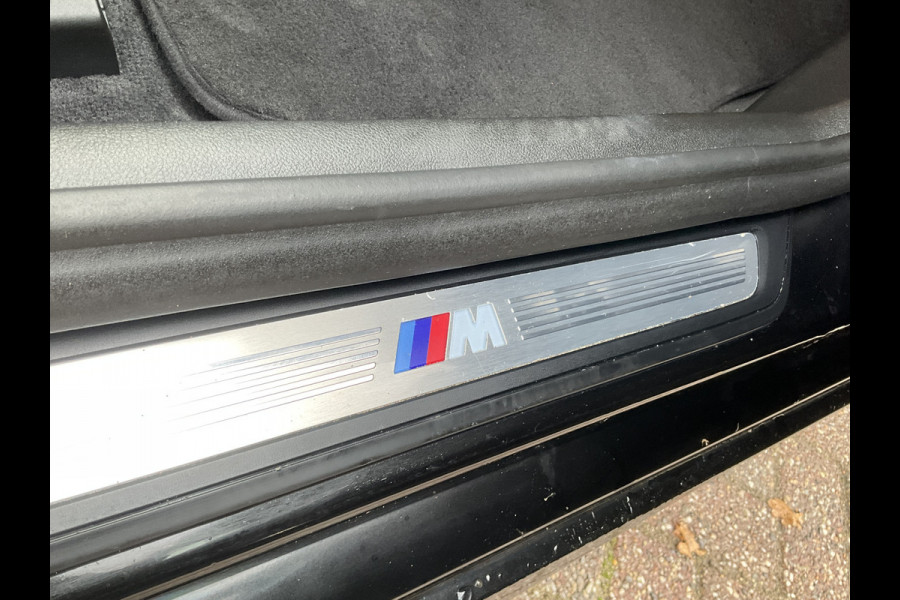 BMW 5 Serie 530D M-sport 6-Cilinder Pano Trekhaak HUD 360cam Standkachel Sfeerverl NL-Auto VOL! BMW 5 Serie 530D M-sport 6-Cilinder Pano Trekhaak HUD 360cam Standkachel Sfeerverl NL-Auto VOL!